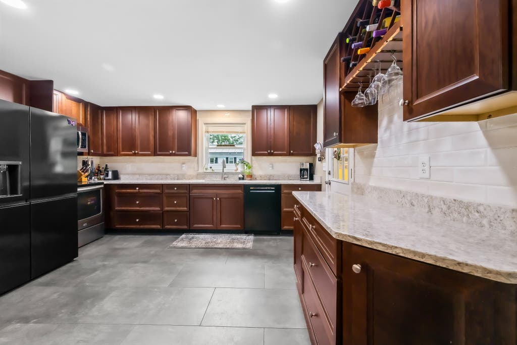 Photo of 30 Forest Court, Seabrook, NH 03874 (MLS # 5102918)