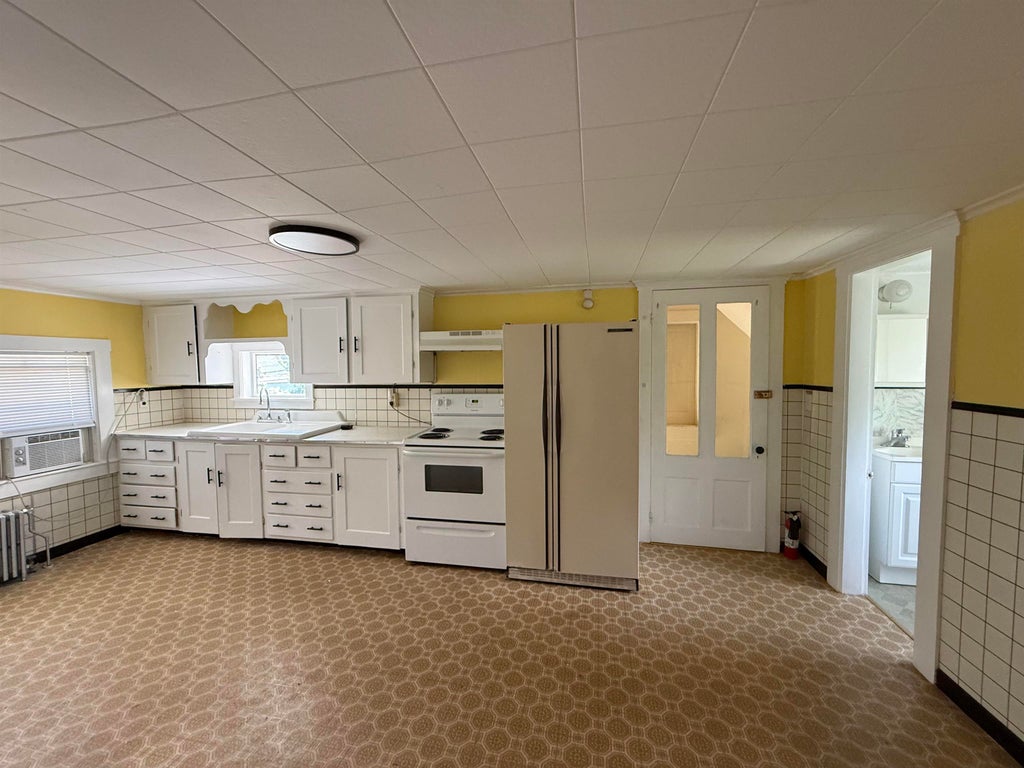 Photo of 36 Jefferson Street, Laconia, NH 03246 (MLS # 5099228)