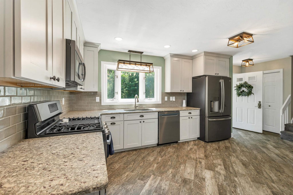 Photo of 7 Gagnon Hill Road, Rollinsford, NH 03869 (MLS # 5105433)