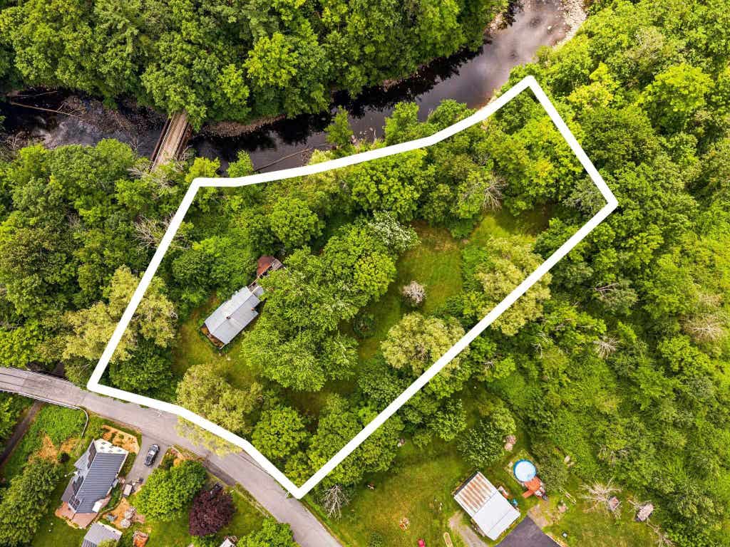 Photo of 15 Payne Road, Lebanon, NH 03766 (MLS # 5101403)