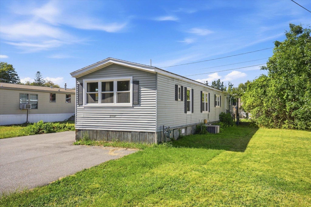 Photo of 33 Longmeadow Drive, Concord, NH 03301 (MLS # 5110077)