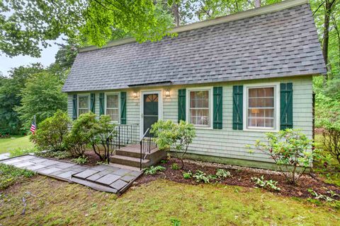 Photo of 32 Lamson Drive, Merrimack, NH 03054 (MLS # 5092182)