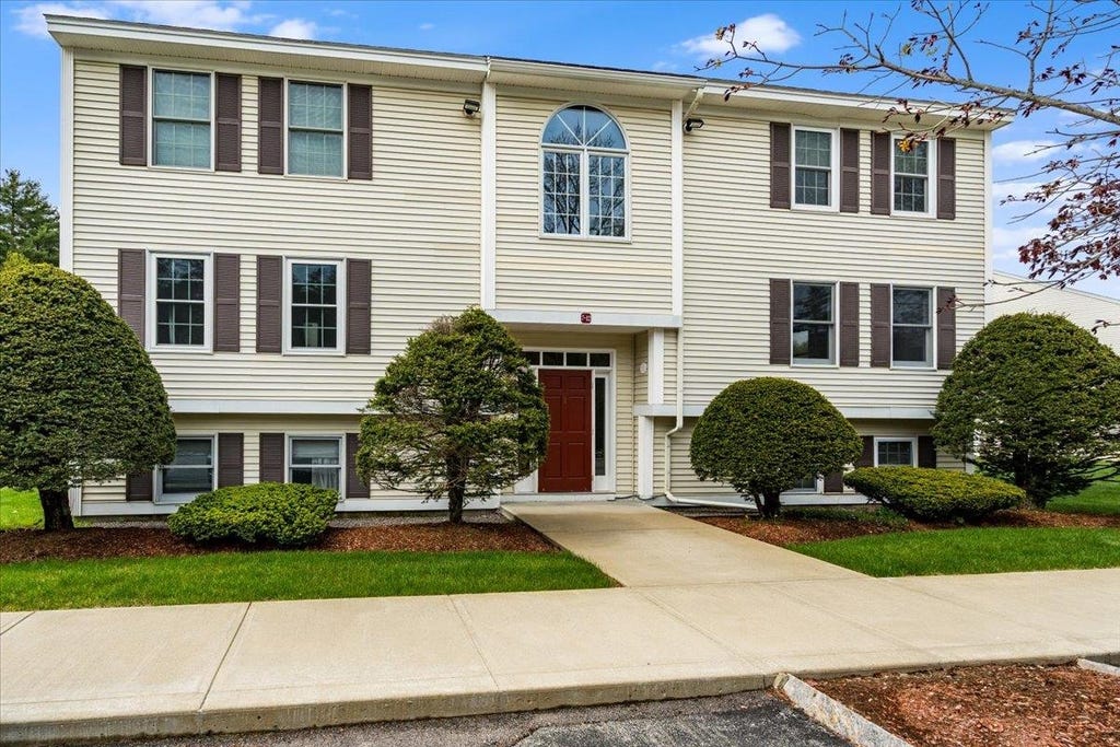 Photo of 7 Corduroy Road #10, Amherst, NH 03031 (MLS # 5085769)
