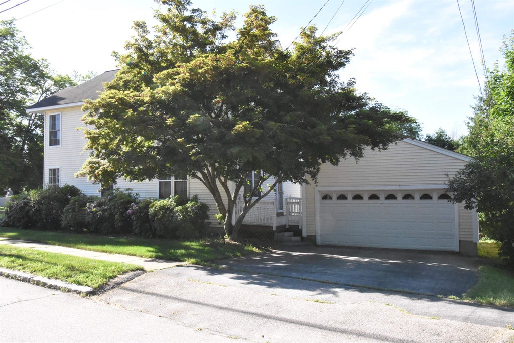 Photo of 2246 Elm Street, Manchester, NH 03104 (MLS # 5095445)