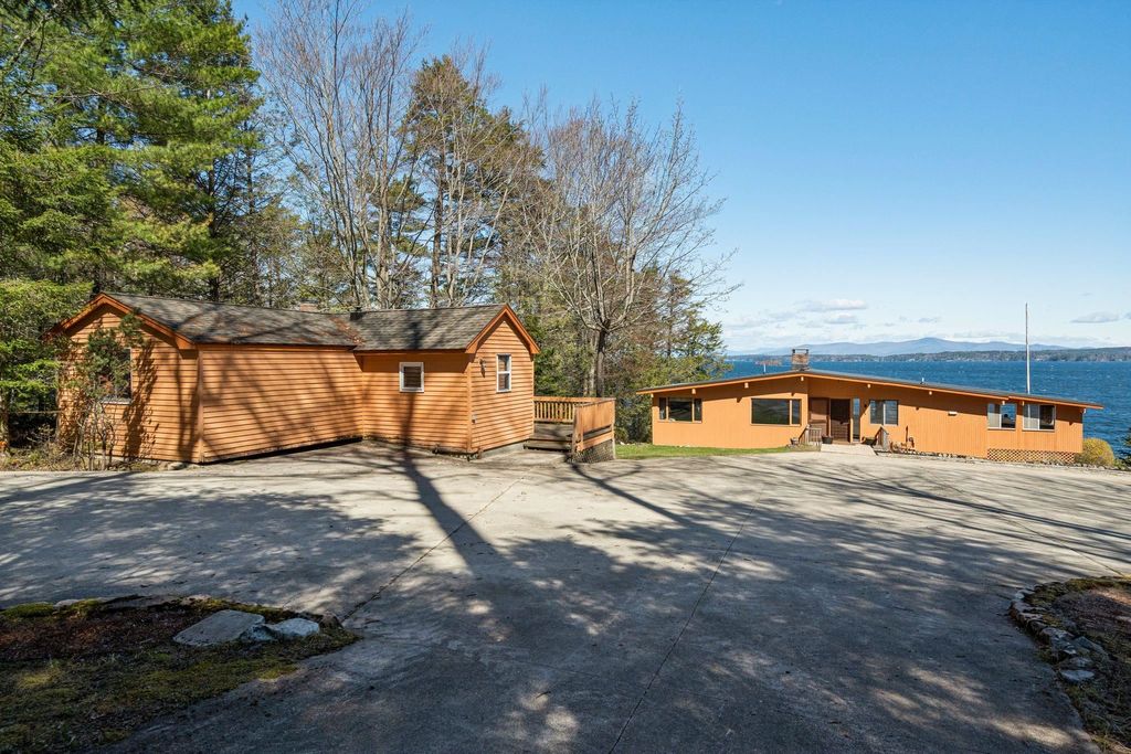 Photo of 240 Black Point Road, Alton, NH 03810 (MLS # 5085606)