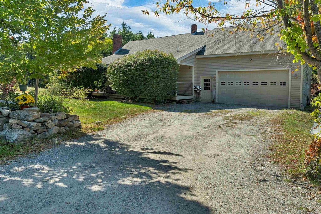 Photo of 371 Hoyt Road, Gilford, NH 03249 (MLS # 5111707)