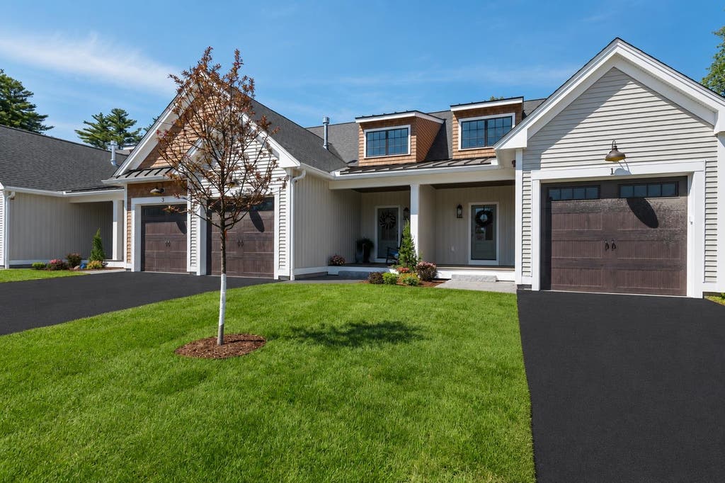 Photo of 1 Pillsbury Court, Candia, NH 03034 (MLS # 5104360)