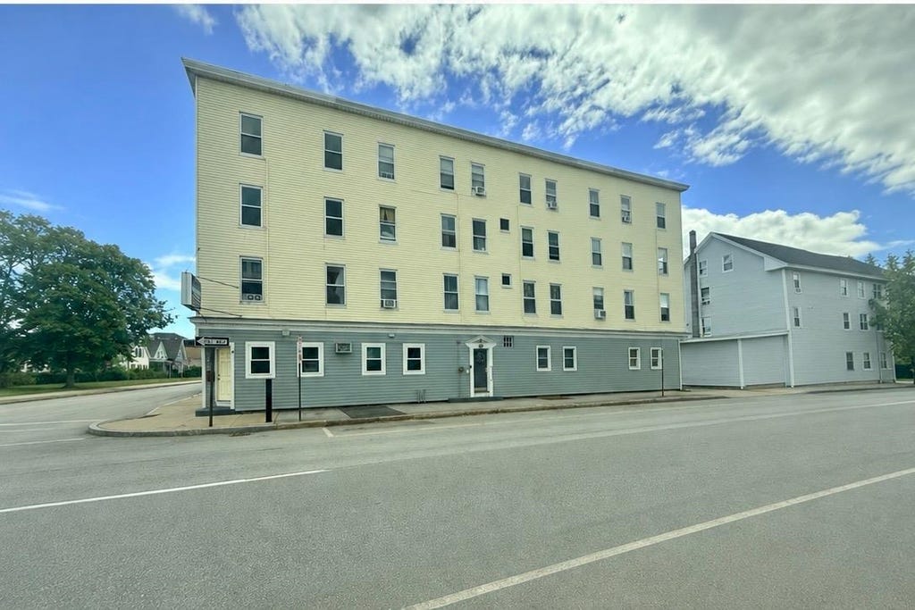 Photo of 303 Pine Street #3A, Manchester, NH 03103 (MLS # 5099217)