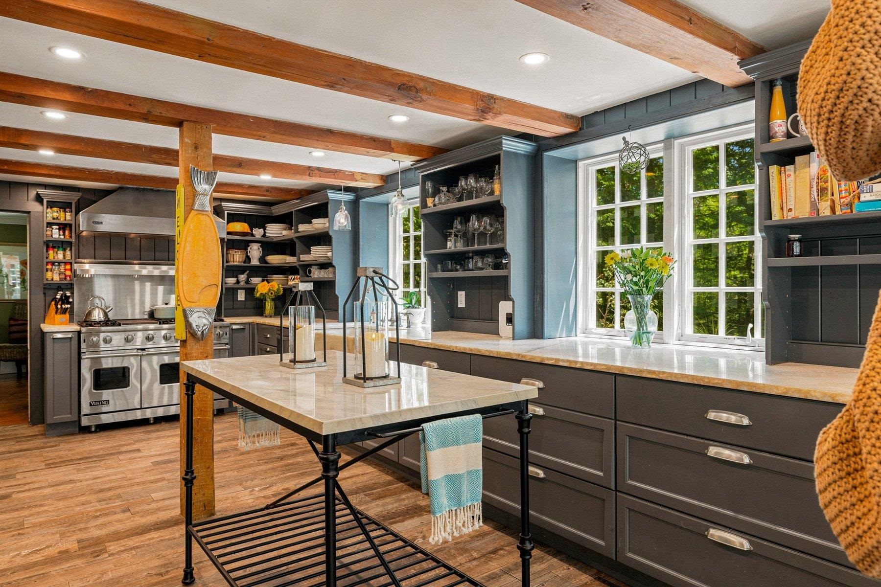 12 Great Hill Way