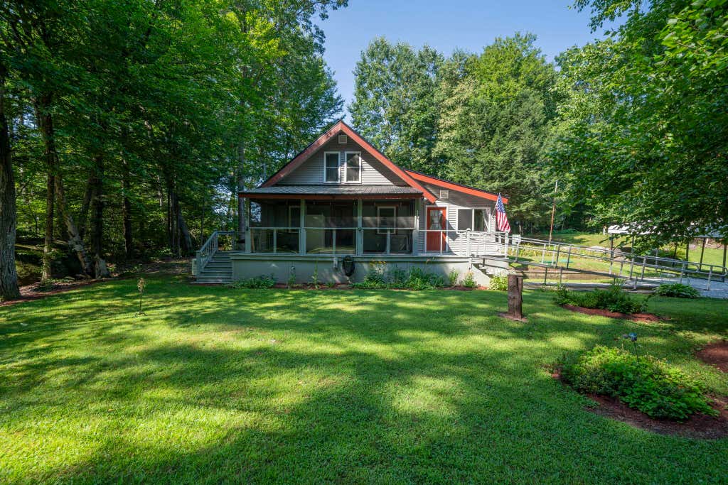 Photo of 31 Alpine Way, Hillsborough, NH 03244 (MLS # 5105046)