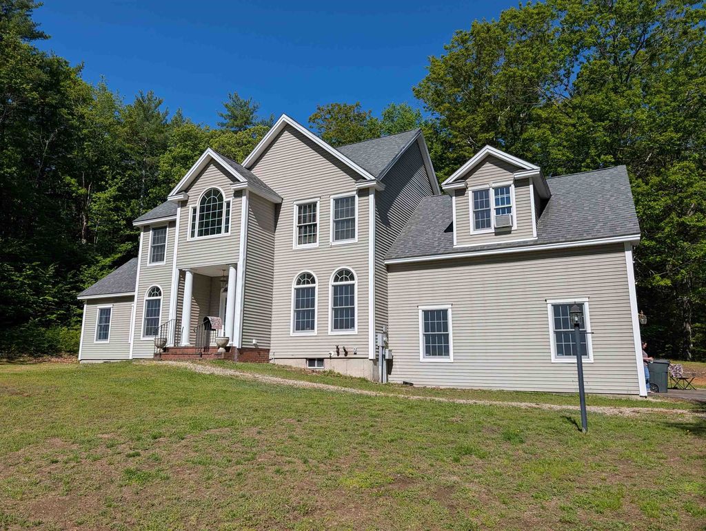 Photo of 8 STONE FARM Road, Barrington, NH 03825 (MLS # 5090993)