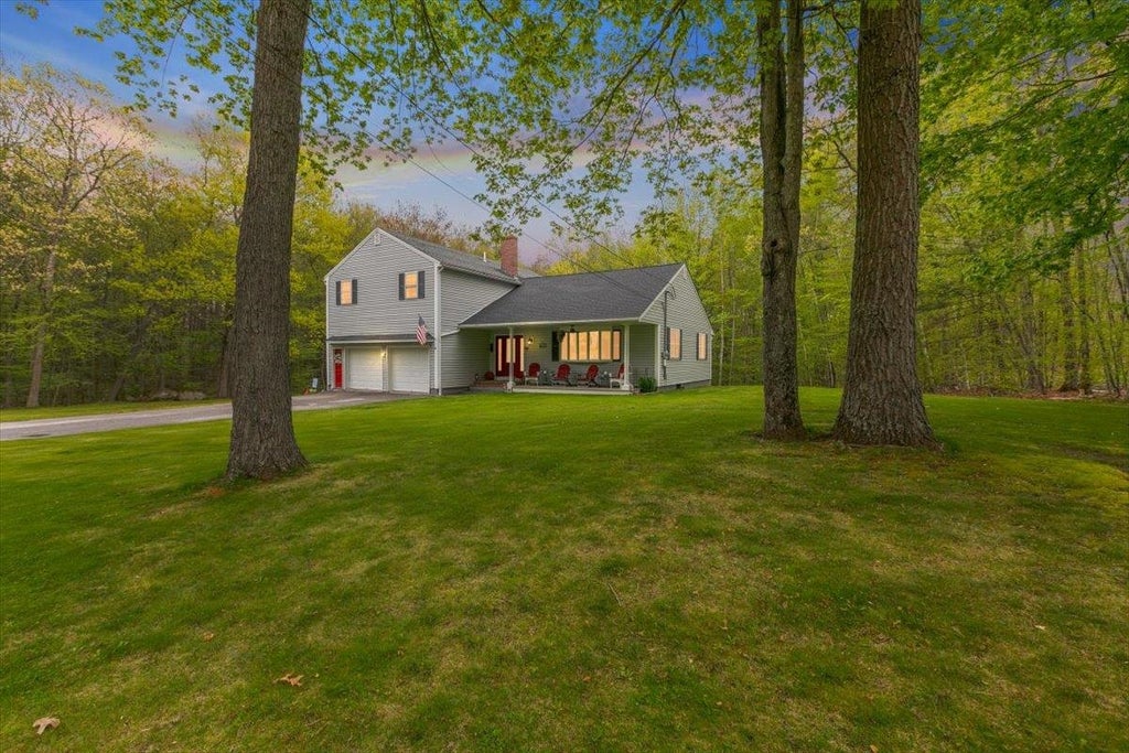 Photo of 10 Balsam Way, Plaistow, NH 03865 (MLS # 5088936)