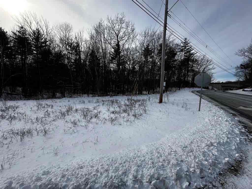Photo of 75 Rockingham Road, Londonderry, NH 03053 (MLS # 5027644)