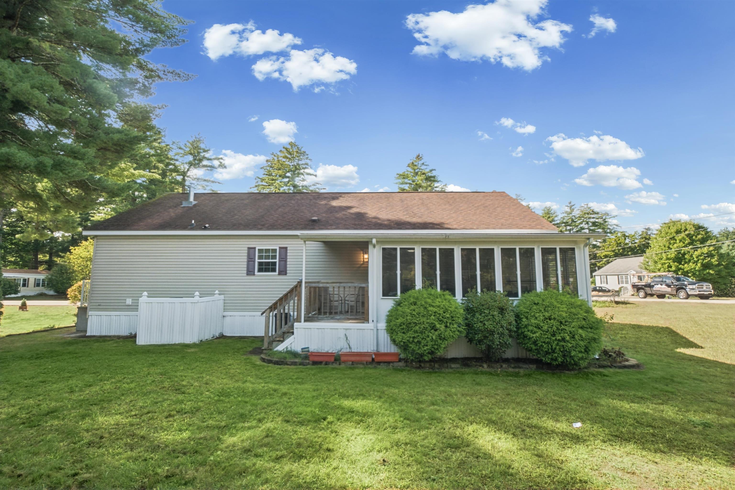2 Hawthorne Lane
