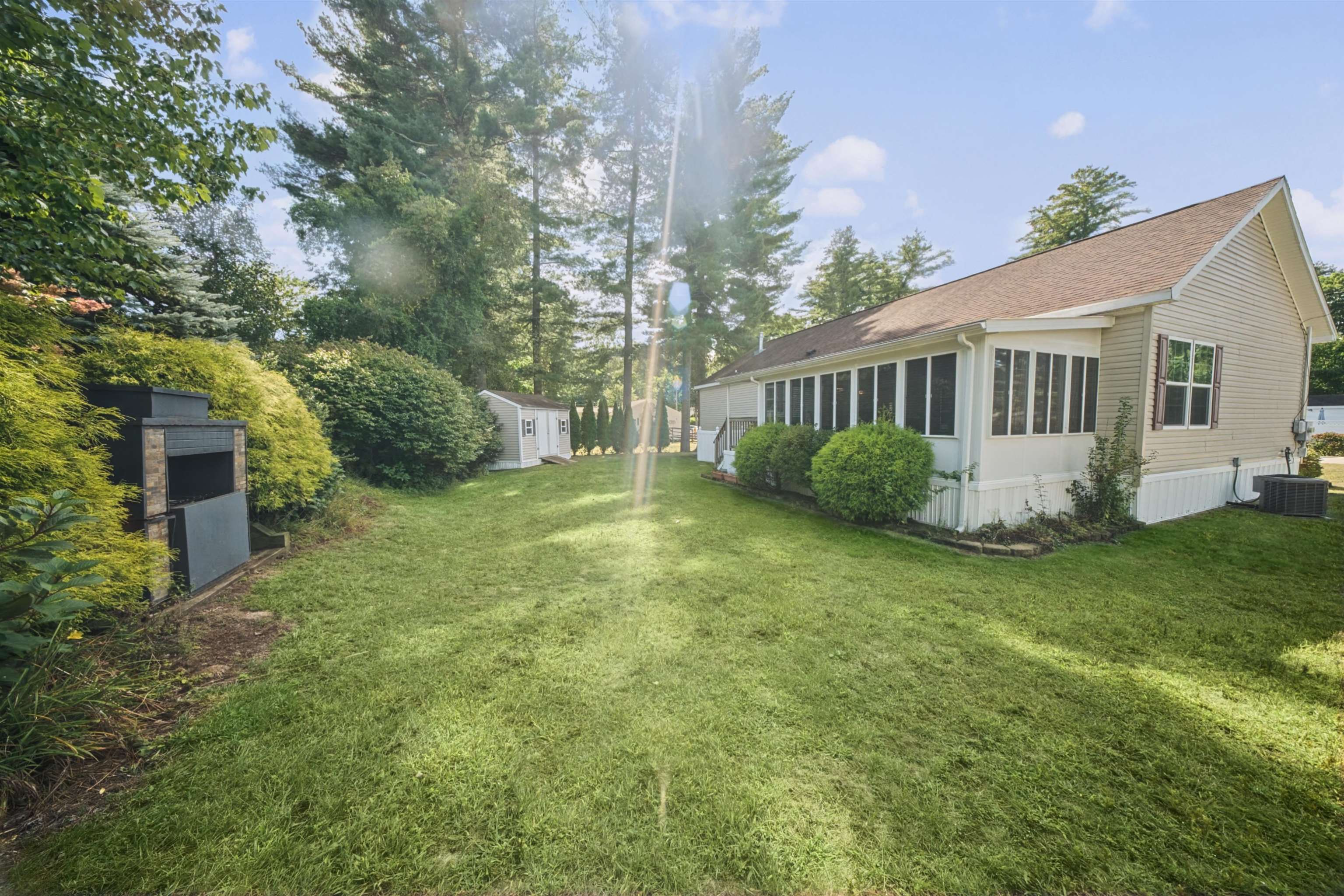 2 Hawthorne Lane