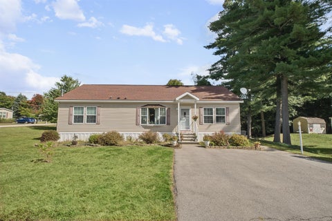 Photo of 2 Hawthorne Lane, Nashua, NH 03062 (MLS # 5111967)