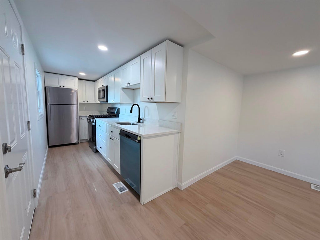 Photo of 35 Highland Avenue, Derry, NH 03038 (MLS # 5104148)