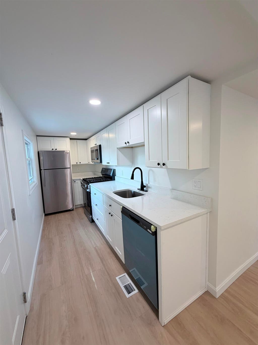Photo of 35 Highland Avenue, Derry, NH 03038 (MLS # 5104148)