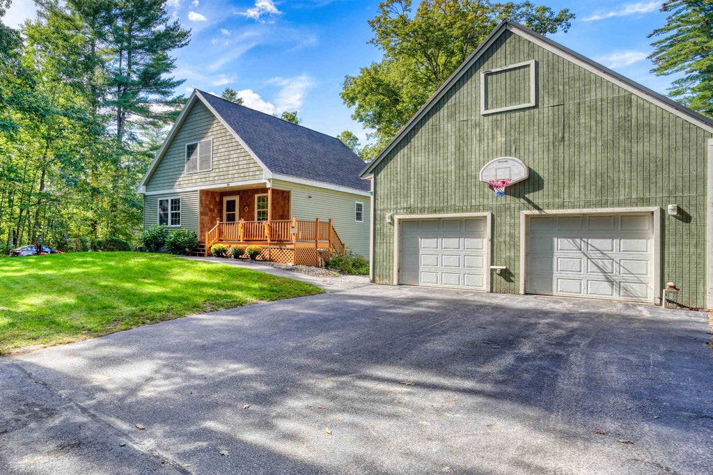 Photo of 24 Broad Cove Drive, Concord, NH 03301 (MLS # 5111216)