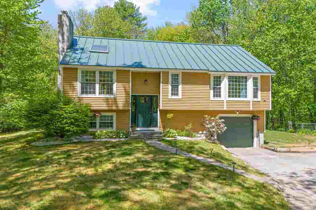 Photo of 1848 Hooksett Road, Hooksett, NH 03106 (MLS # 5090863)