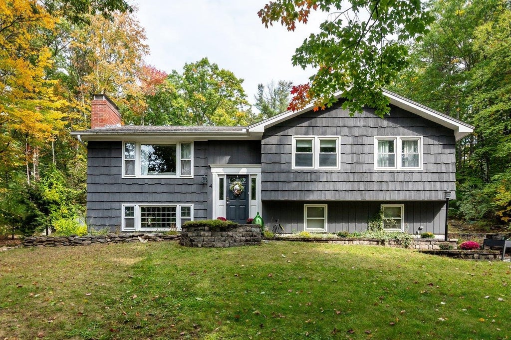 Photo of 4 Westview Drive, Rochester, NH 03867 (MLS # 5112946)