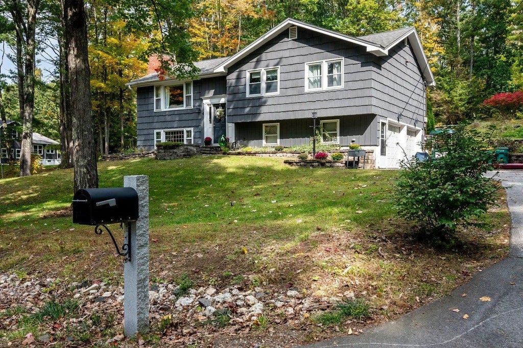 Photo of 4 Westview Drive, Rochester, NH 03867 (MLS # 5112946)