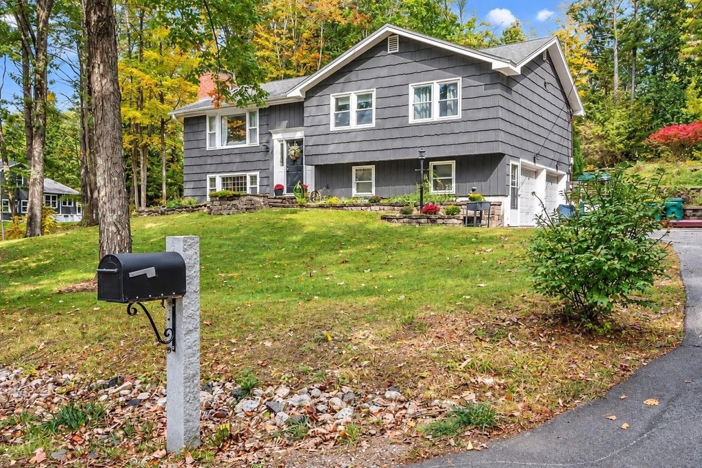Photo of 4 Westview Drive, Rochester, NH 03867 (MLS # 5112946)