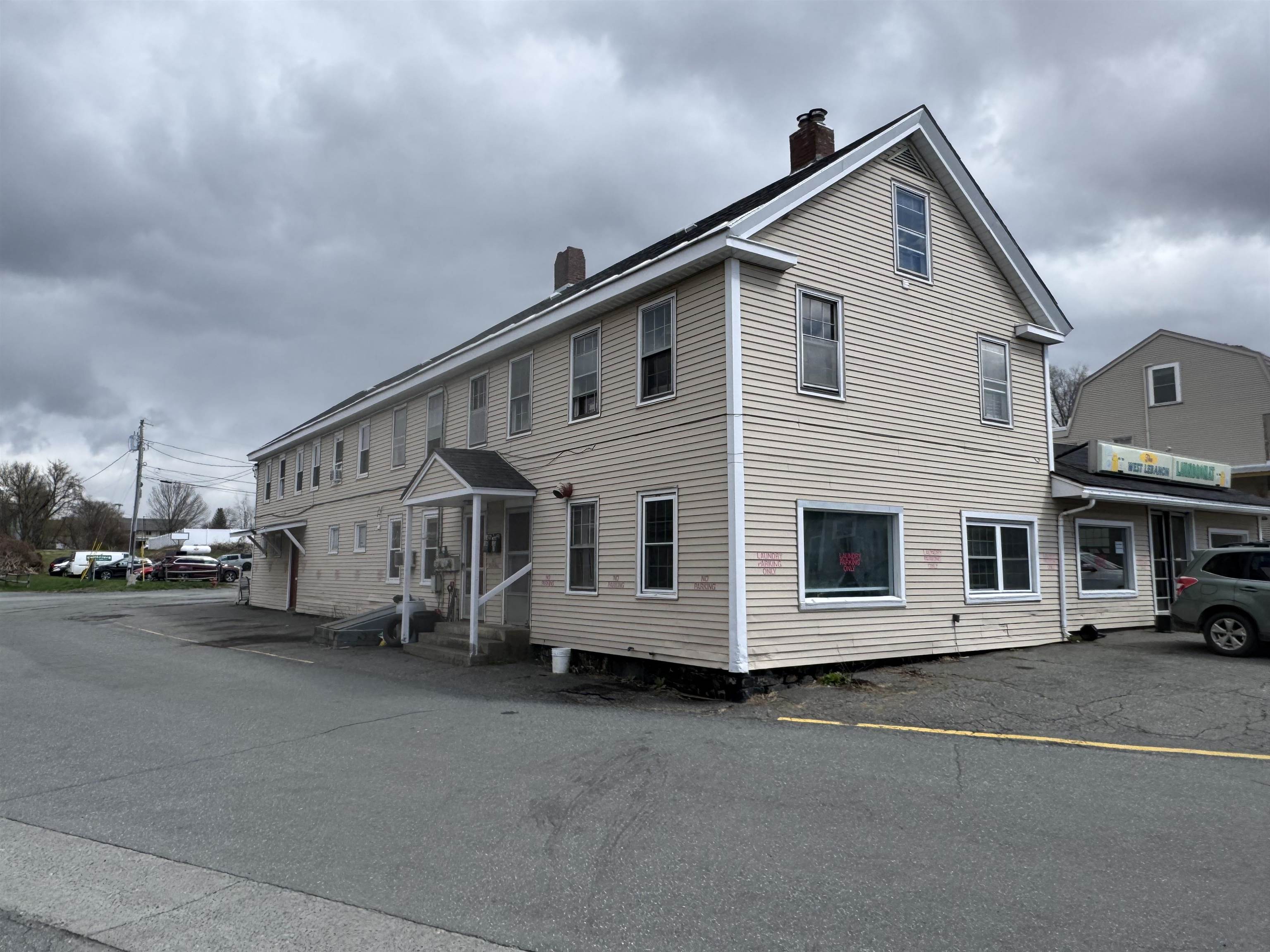 16 Railroad Avenue
