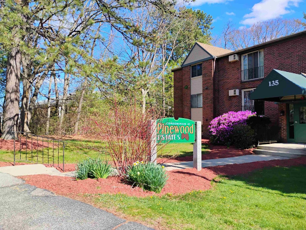 Photo of 133 ENGLISH VILLAGE Road #303, Manchester, NH 03102 (MLS # 5086650)
