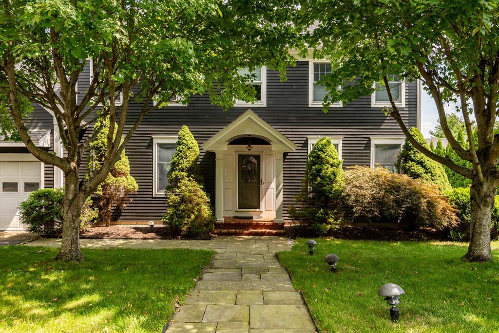 Photo of 13 Landing Way, Dover, NH 03820 (MLS # 5105751)