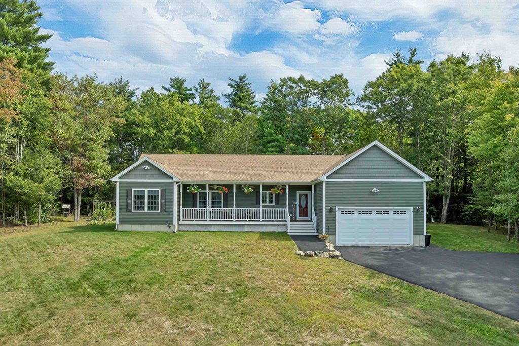 Photo of 1 Corey Road, Deerfield, NH 03037 (MLS # 5110716)
