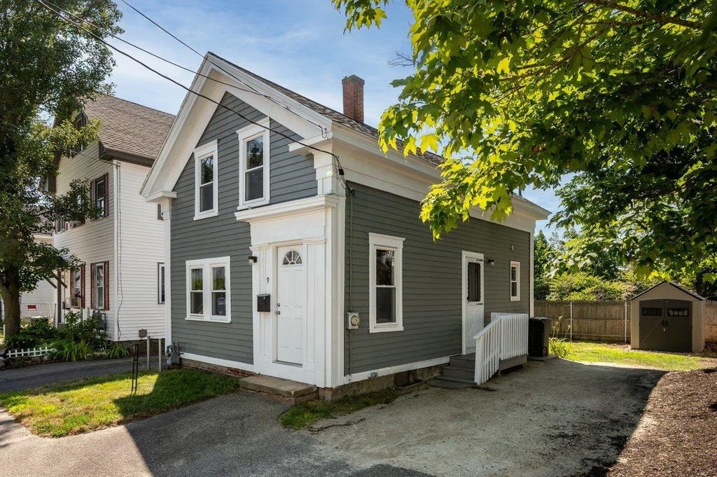 Photo of 9 New York Street, Dover, NH 03820 (MLS # 5102449)