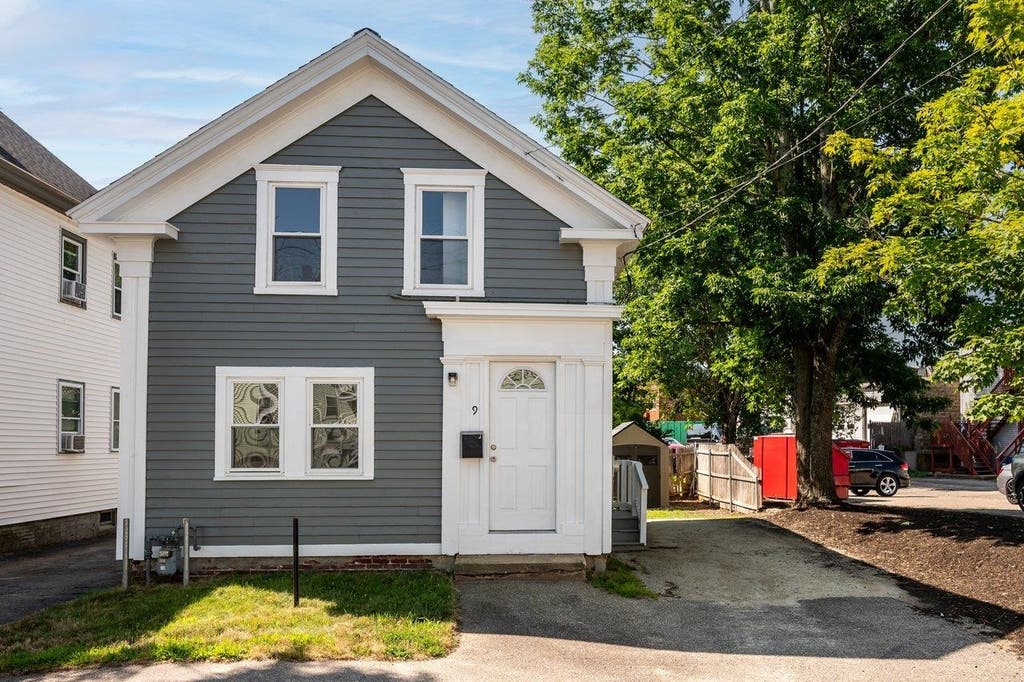 Photo of 9 New York Street, Dover, NH 03820 (MLS # 5102449)