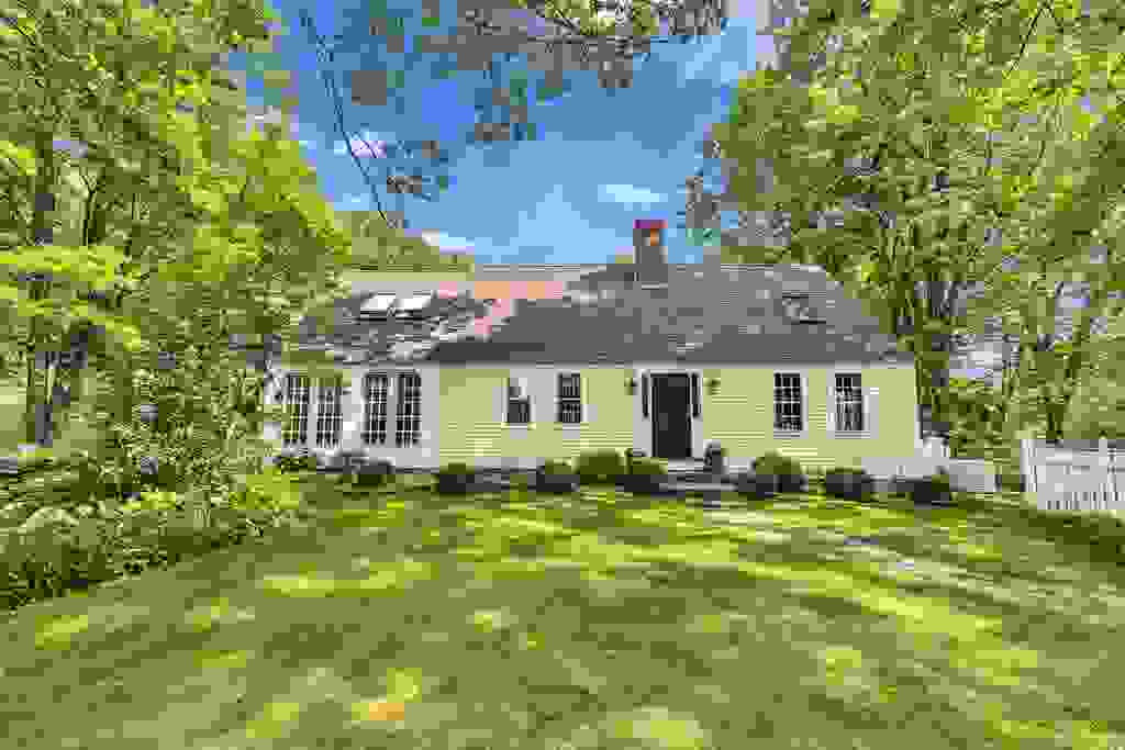Photo of 133 Hay Hill Road, Francestown, NH 03043 (MLS # 5047356)