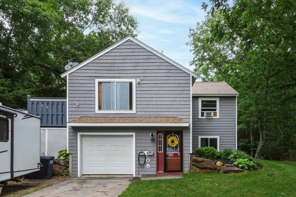 Photo of 40 Boulder Drive, Danville, NH 03819 (MLS # 5096147)