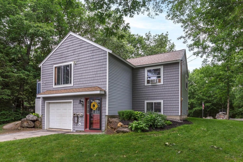 Photo of 40 Boulder Drive, Danville, NH 03819 (MLS # 5096147)