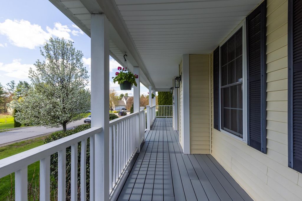 Photo of 15 Victoria Drive, Somersworth, NH 03878 (MLS # 5091341)