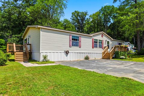 Photo of 28 Emile Drive, Allenstown, NH 03275 (MLS # 5100224)