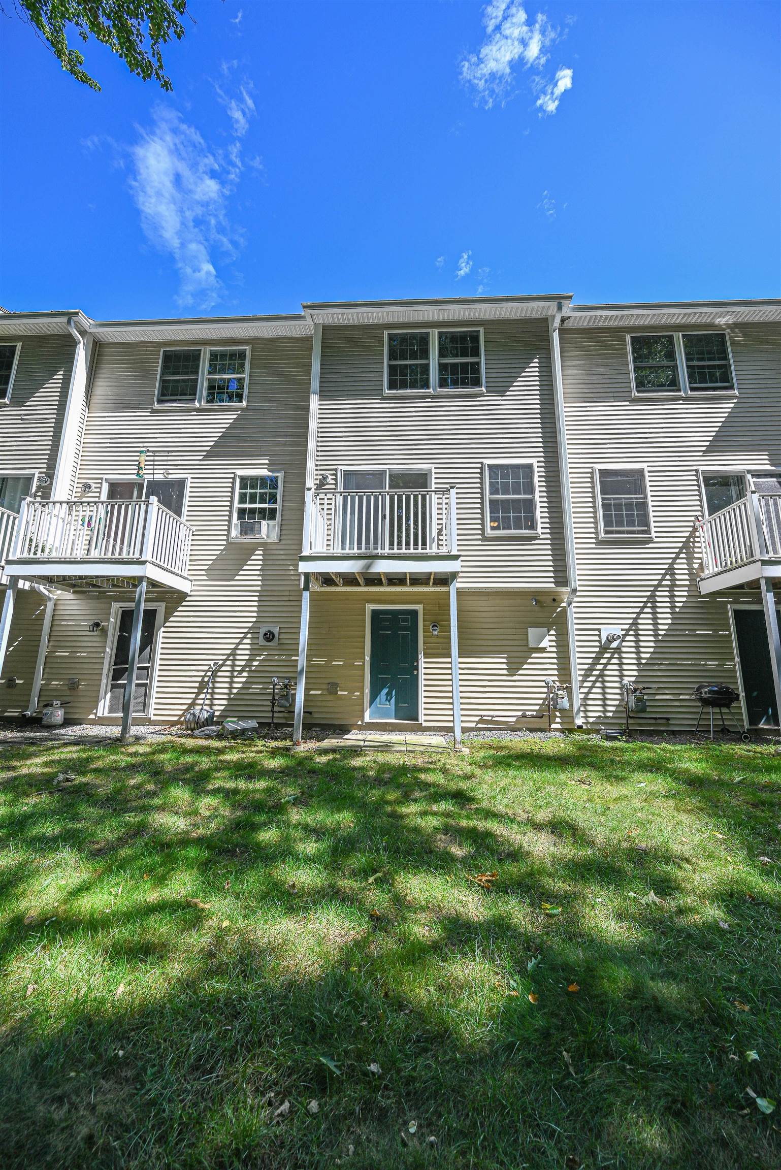 1029 S Mammoth Road 20