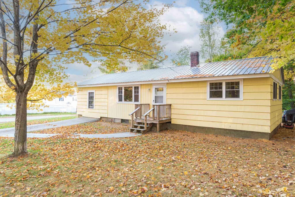 Photo of 7 Sunnyfield Drive, Jaffrey, NH 03452 (MLS # 5112535)