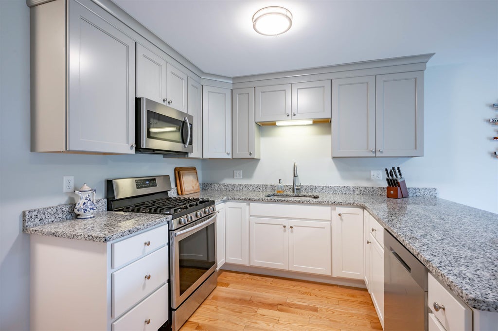 Photo of 3 Nutfield Court #8, Derry, NH 03038 (MLS # 5112668)