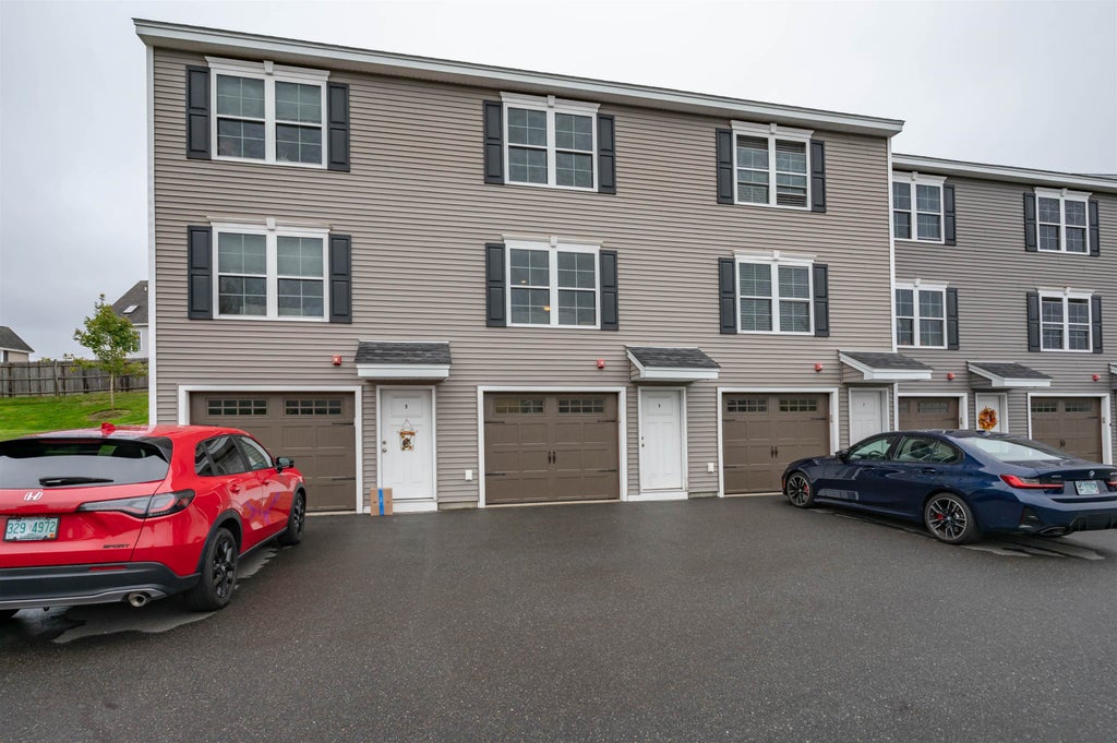 Photo of 3 Nutfield Court #8, Derry, NH 03038 (MLS # 5112668)