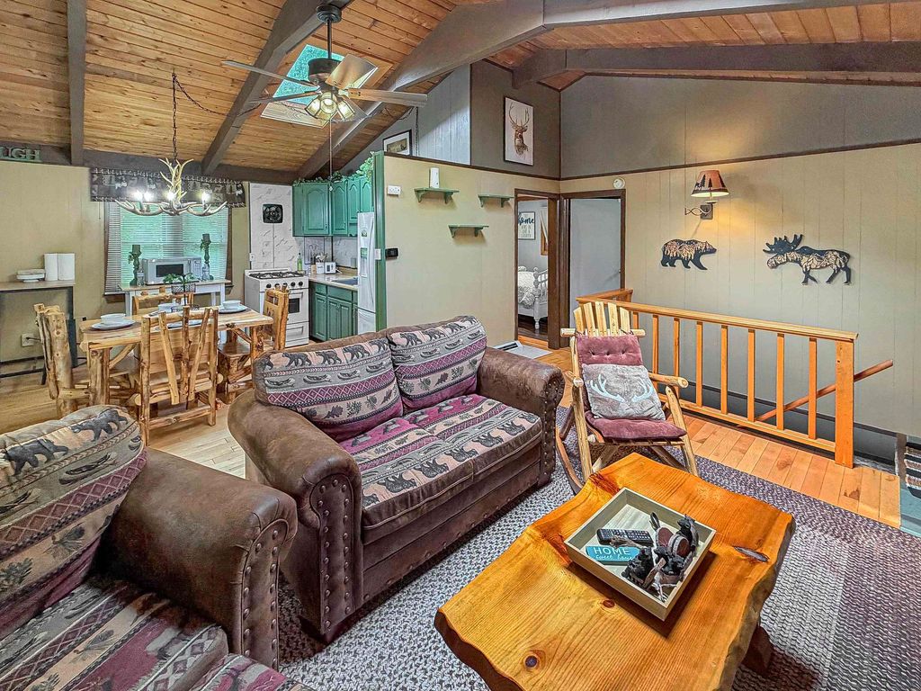 Photo of 207 Lakeside Drive, Haverhill, NH 03785 (MLS # 5094543)