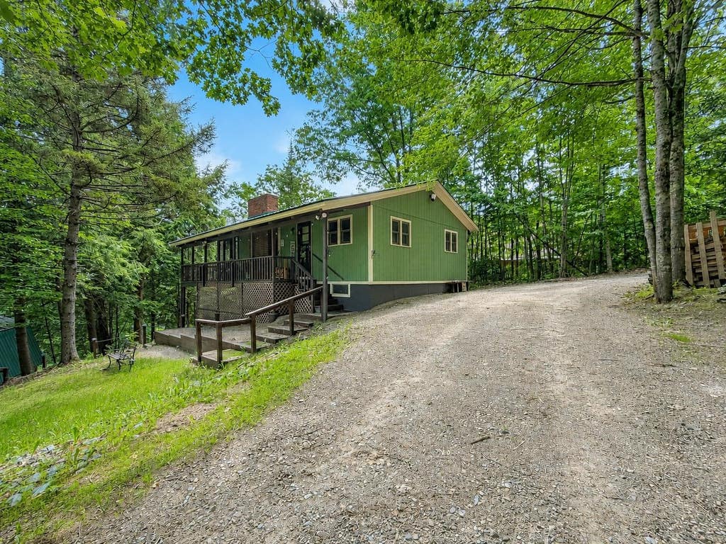 Photo of 207 Lakeside Drive, Haverhill, NH 03785 (MLS # 5094543)