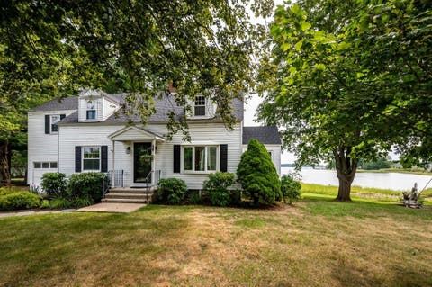Photo of 354 Dover Point Road, Dover, NH 03820 (MLS # 5073420)
