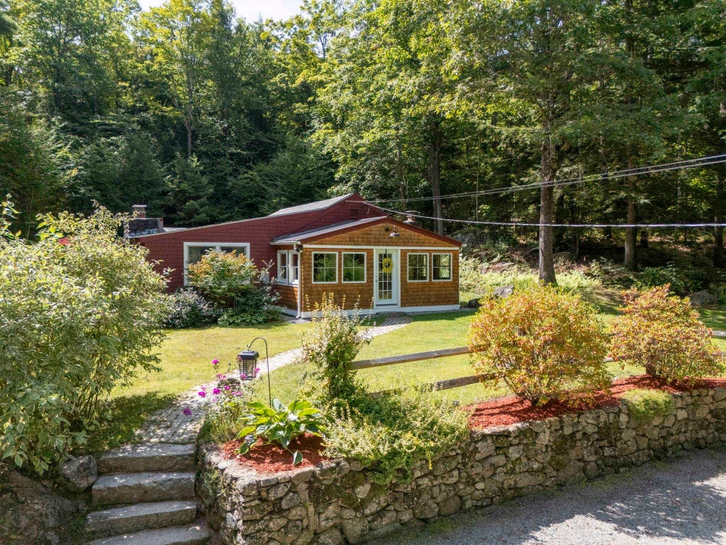 Photo of 756 Bog Road, Hillsborough, NH 03244 (MLS # 5107974)