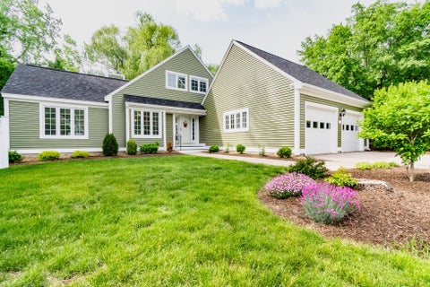 Photo of 152 Straw Hill Road, Manchester, NH 03104 (MLS # 5092697)