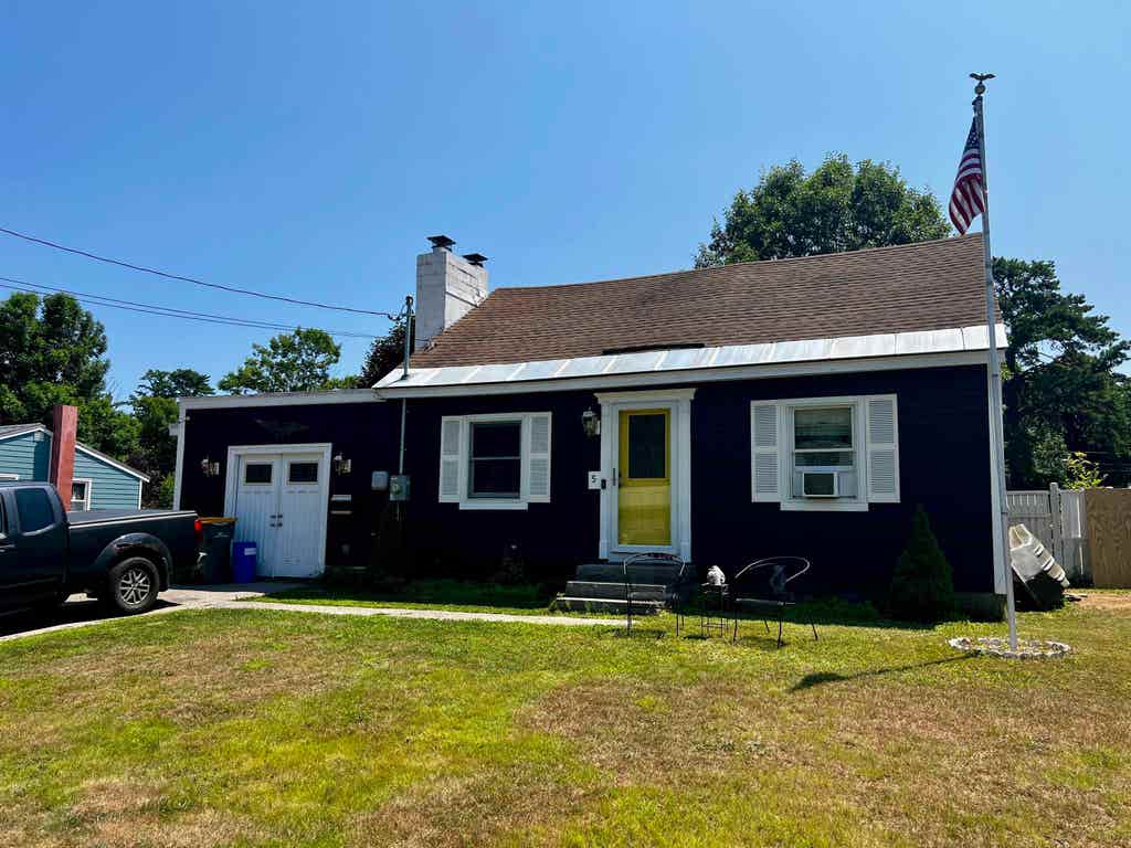 Photo of 5 Russell Street, Rochester, NH 03867 (MLS # 5101953)