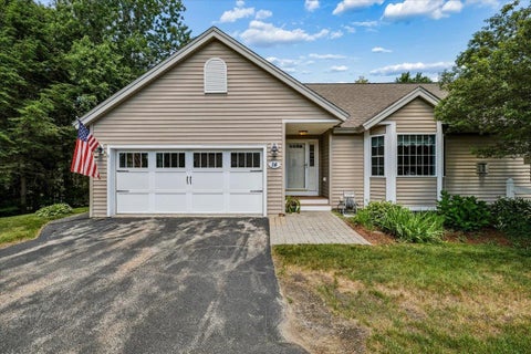 Photo of 14 Aspen Drive, Hampstead, NH 03826 (MLS # 5095541)
