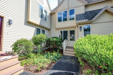Photo of 38 Dorchester Way #136, Nashua, NH 03064 (MLS # 5098889)